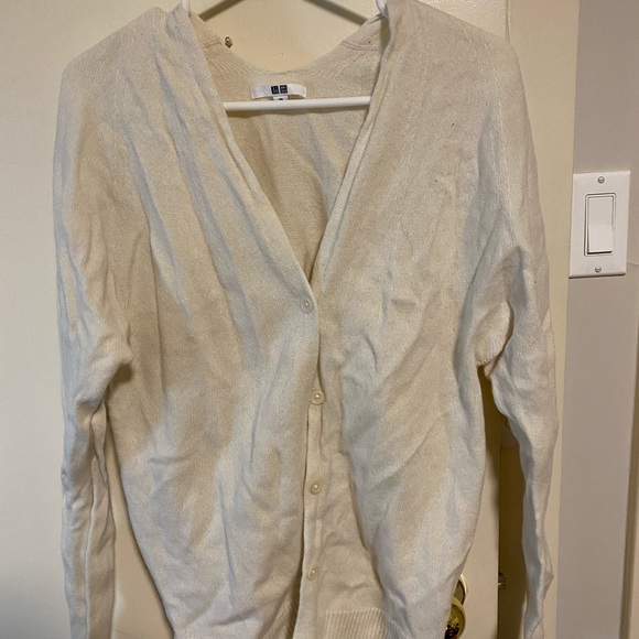 Uniqlo V neck White beige cardigan soft wool - Picture 1 of 3